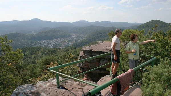 Wanderung zur Felsenburg Trifels
