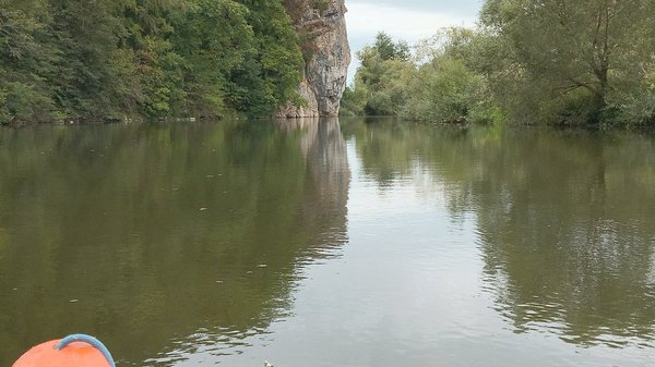 Kanurtour auf der Lahn – Steilklippe Kanurtour auf der Lahn – Steilklippe